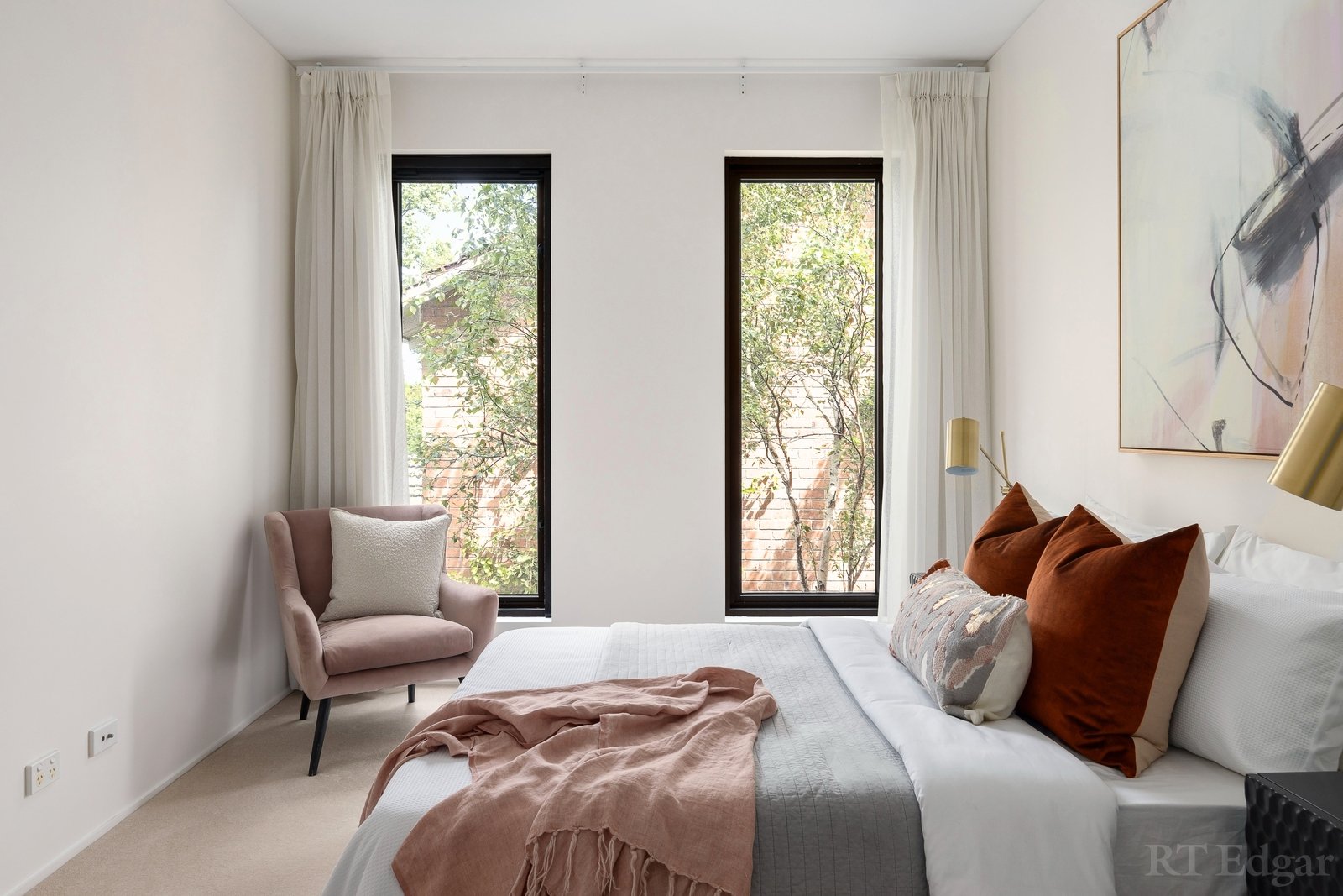 Property Gallery Thumbnail 9