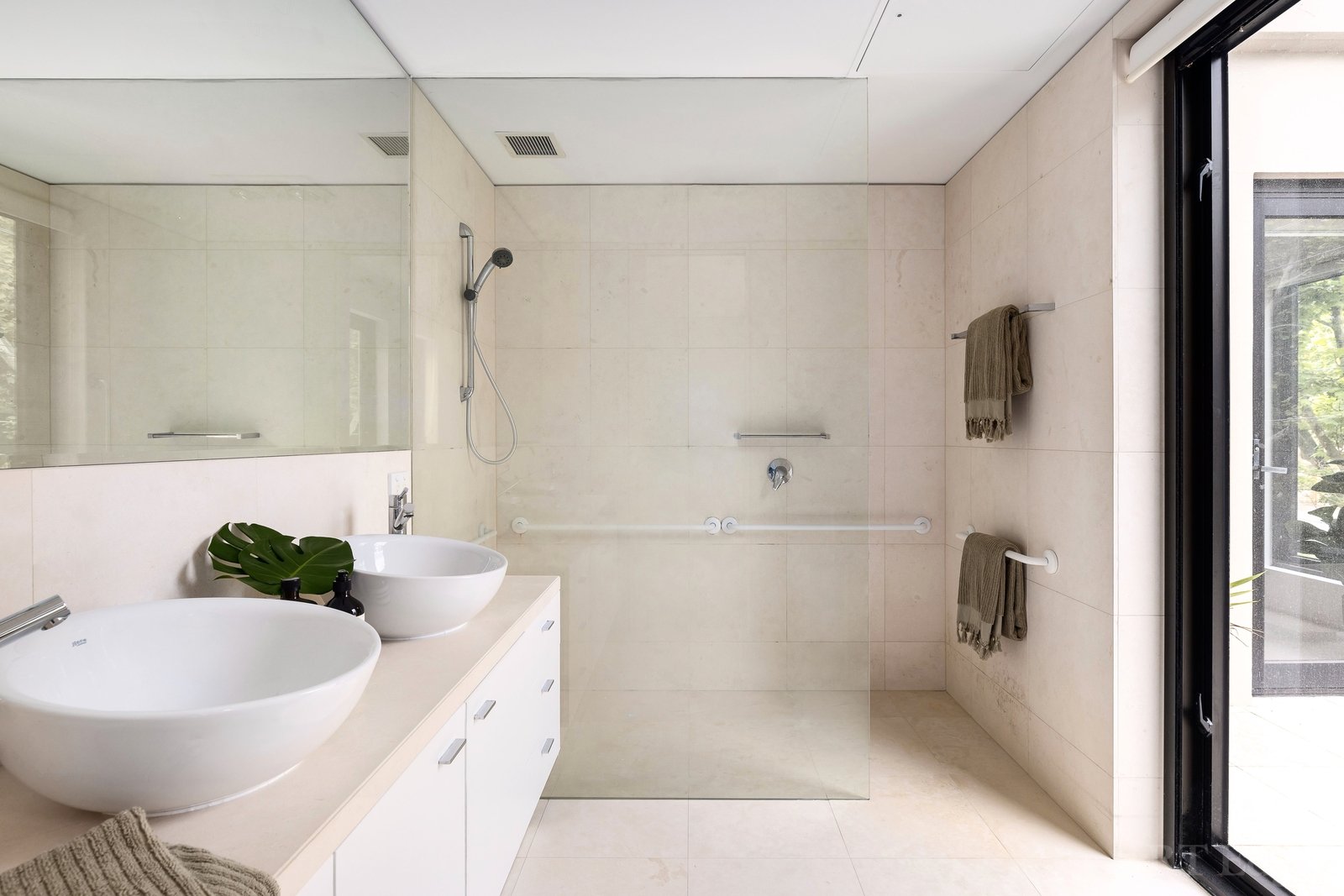 Property Gallery Thumbnail 10