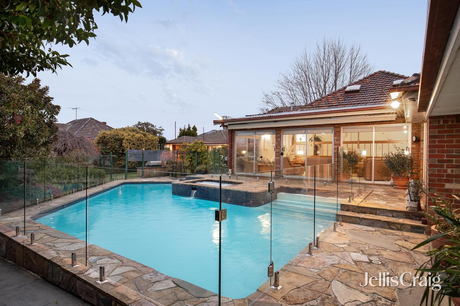 67-69 Invermay Grove, Rosanna image 4