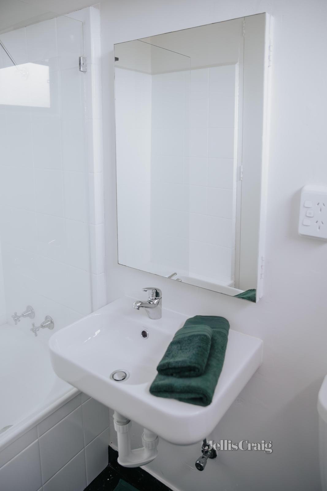 6/7-9 Farnham Court, Flemington image 8