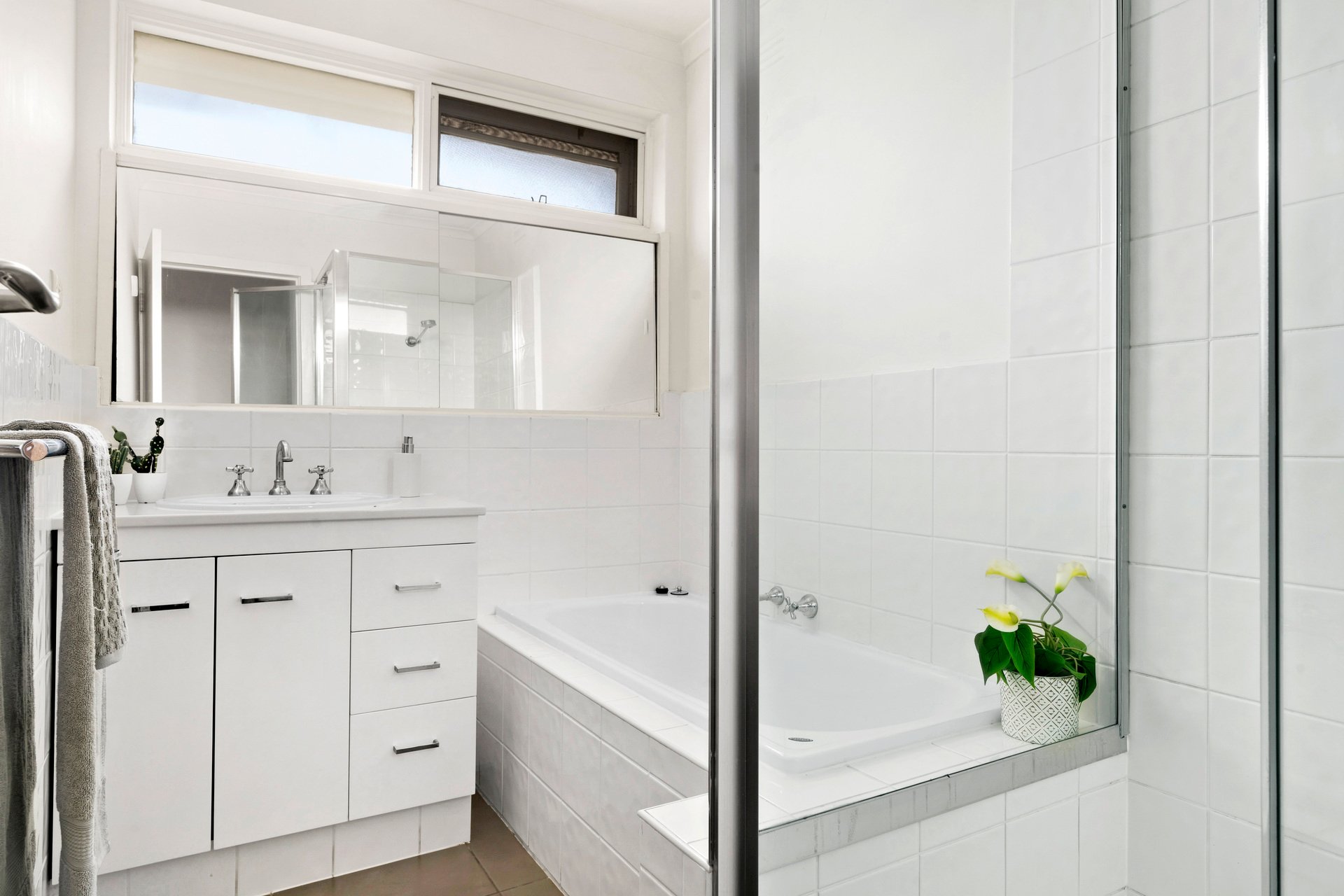 Property Gallery Thumbnail 8