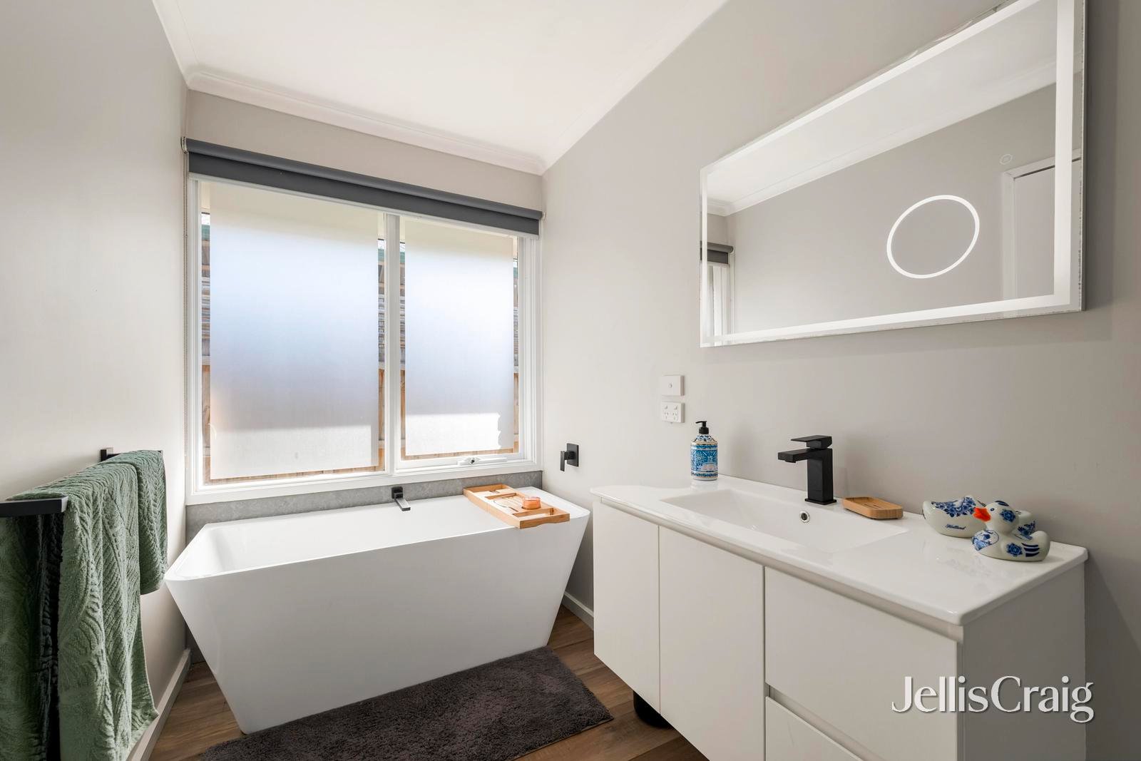 67 Barclay Avenue, Croydon image 10