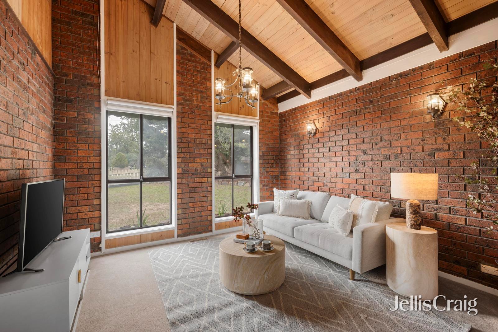 67 Bellara Drive, Mooroolbark image 2