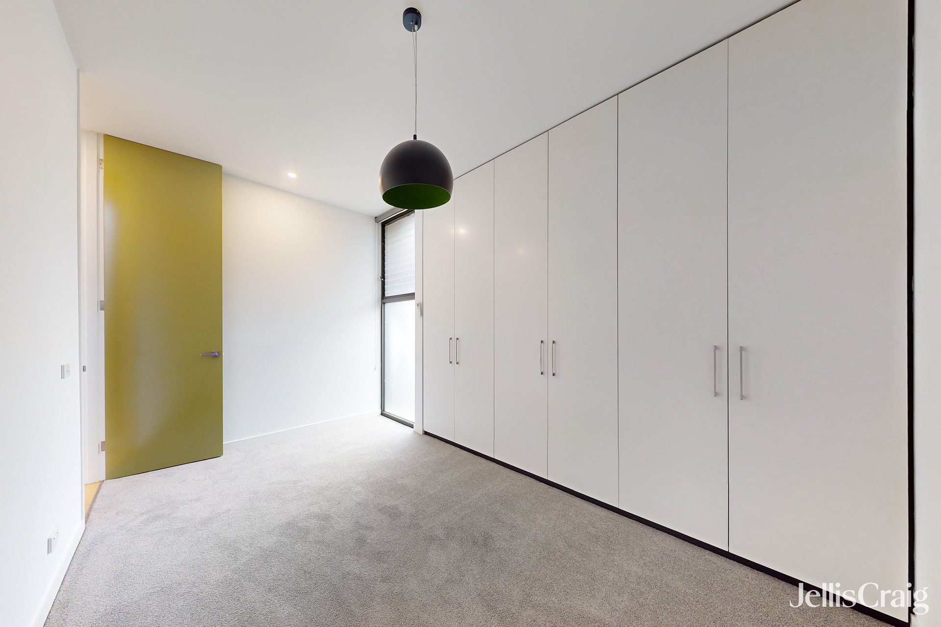 6/7 Bluff Avenue, Elwood image 2