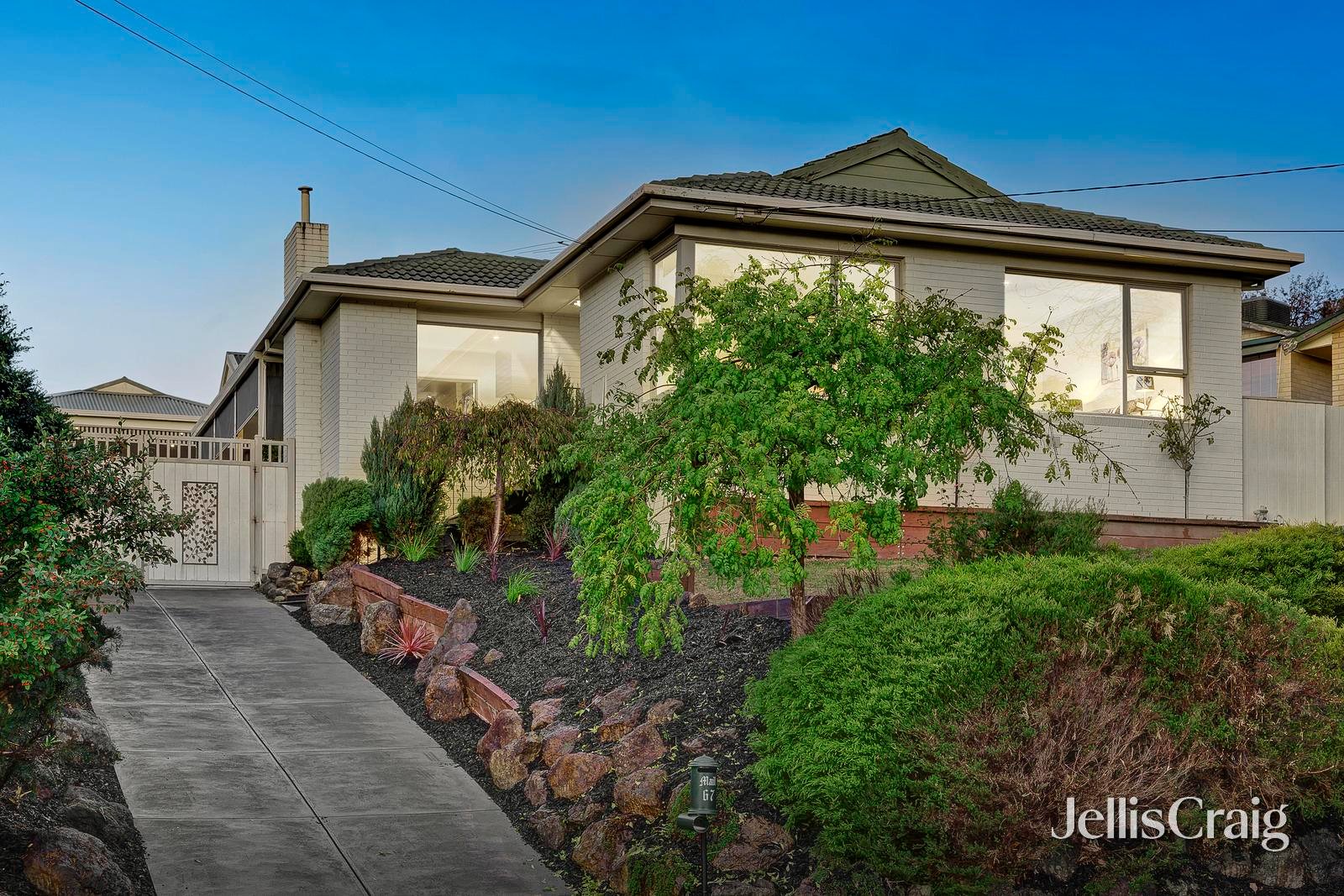 67 Bowen Road, Doncaster East image 1