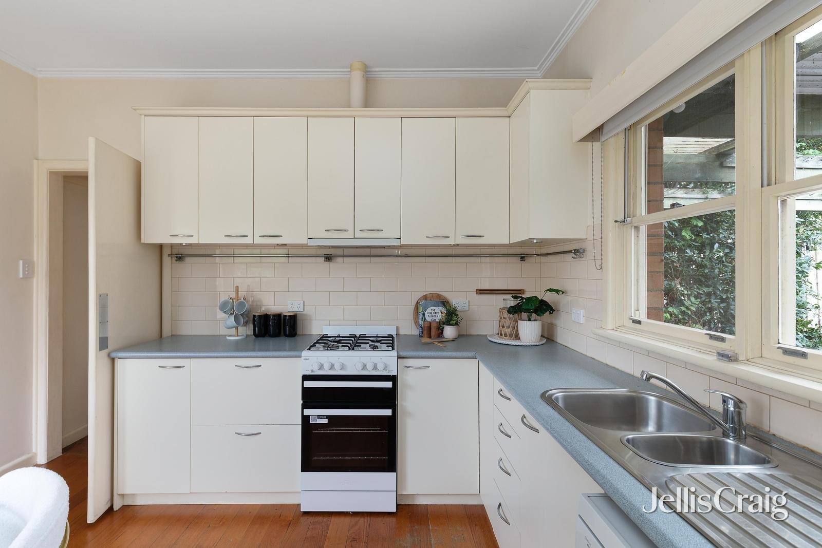 67 Brougham Street, Eltham image 3