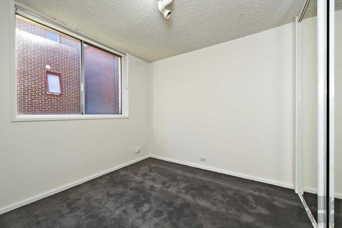 6/7 Docker Street, Richmond image 4