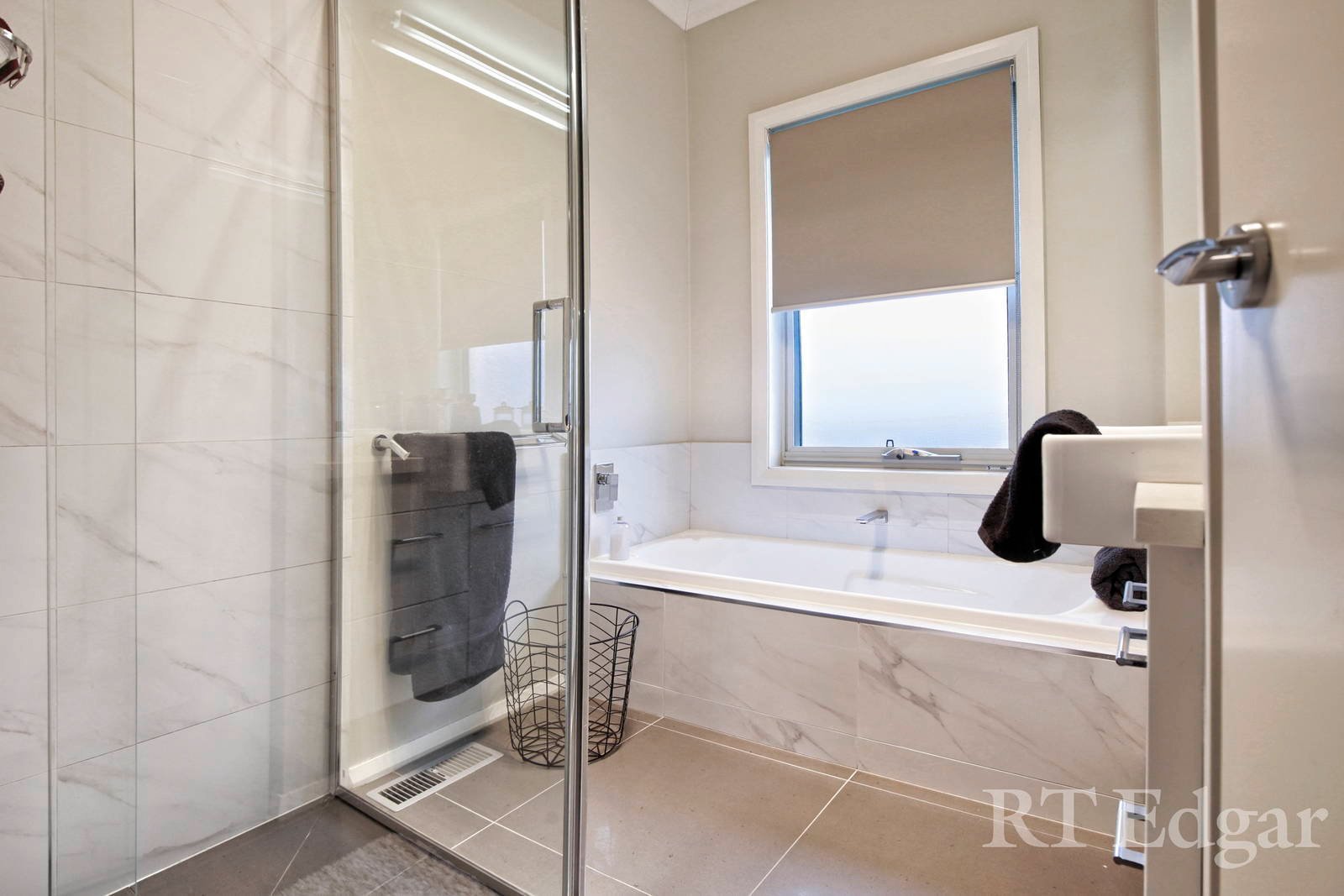 Property Gallery Thumbnail 8