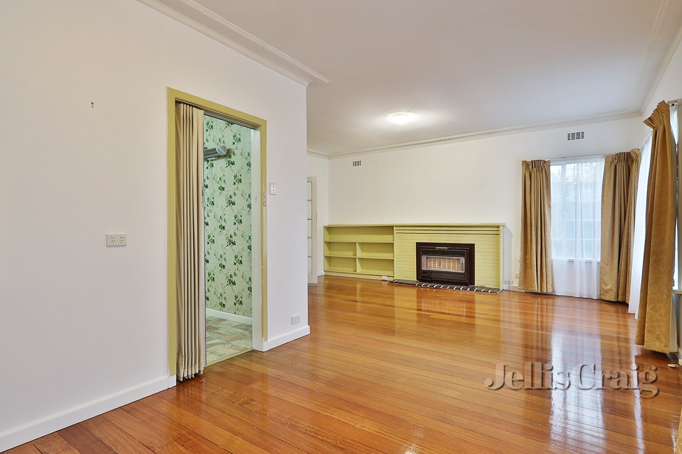 67 Hilton Street, Mount Waverley image 3