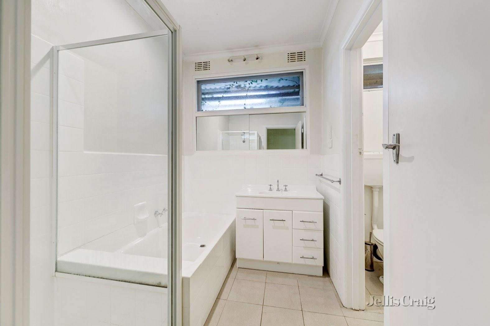 6/7 Leopold Crescent, Mont&nbsp;Albert image 3