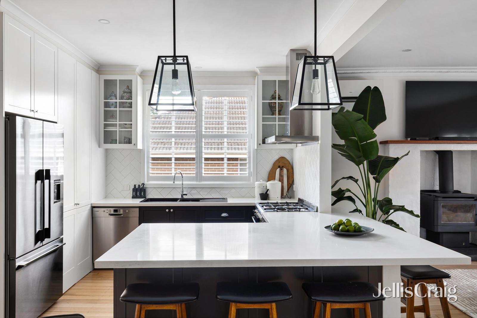 67 Looker Road, Montmorency image 4