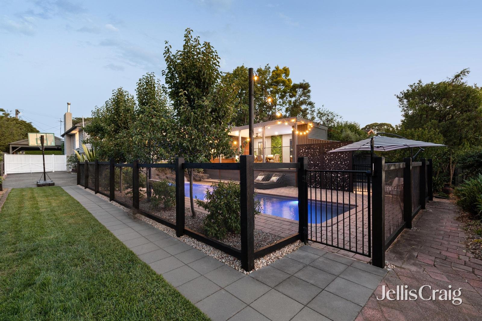 67 Looker Road, Montmorency image 17