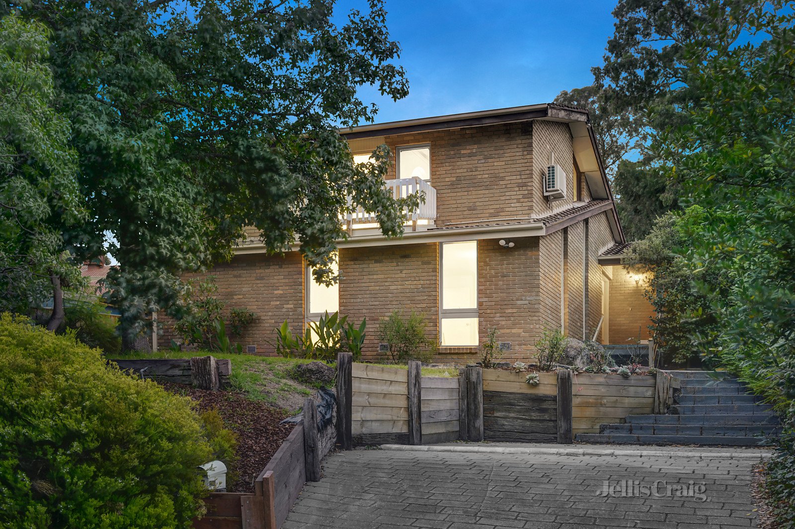 67 Manatunga Circuit, Greensborough image 1