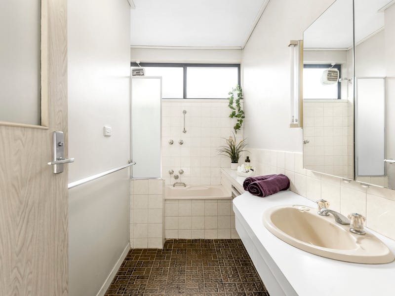 Property Gallery Thumbnail 17