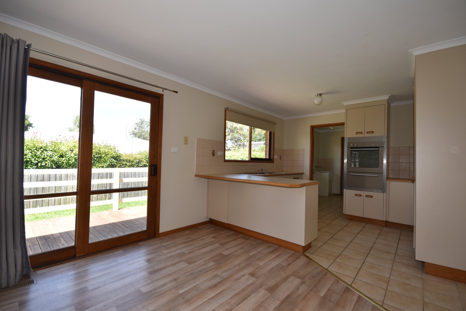 6/7 Read Road Road, Seville image 3