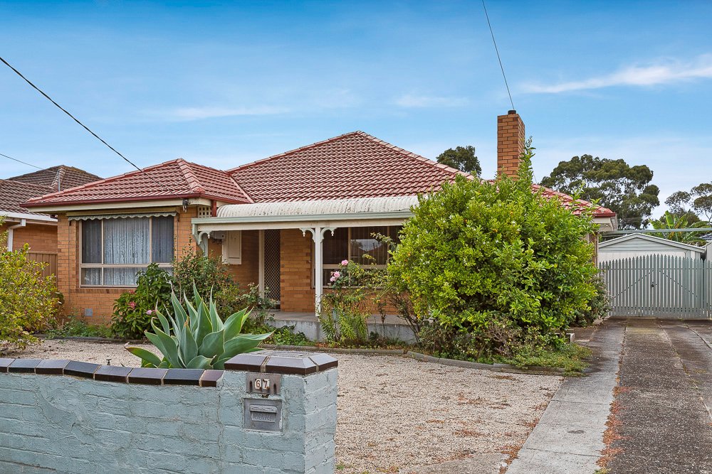 67 Ridge Drive, Avondale Heights VIC 3034