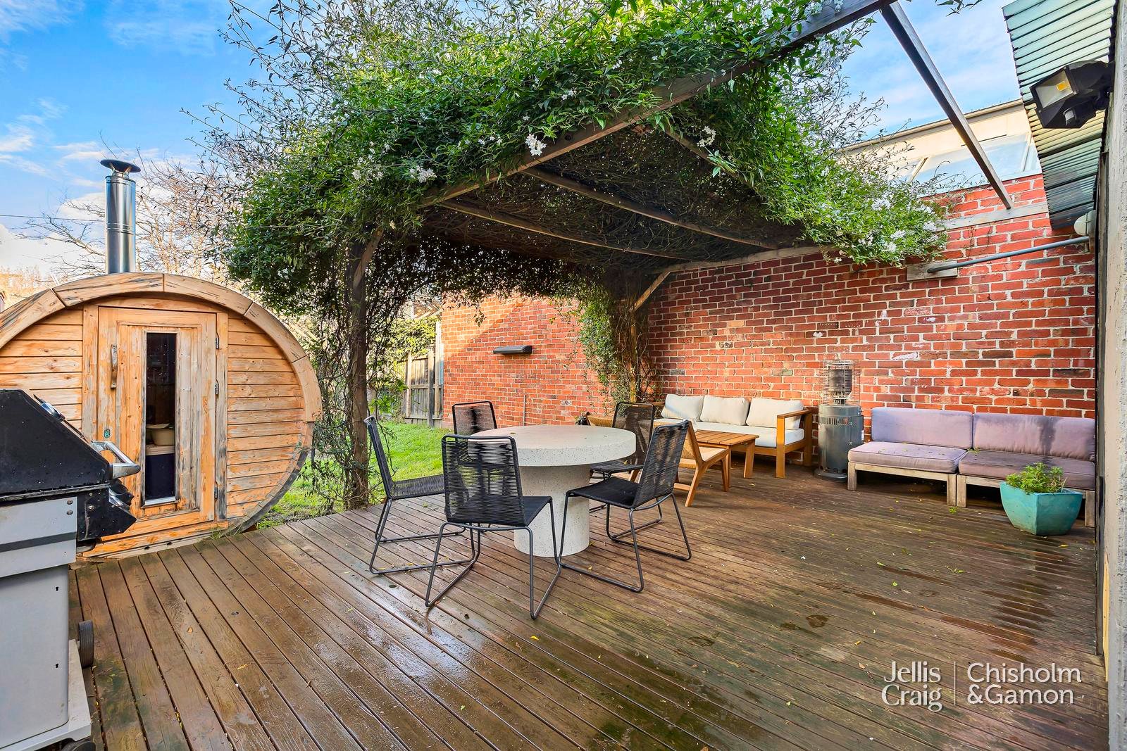 67 Ruskin Street, Elwood image 2