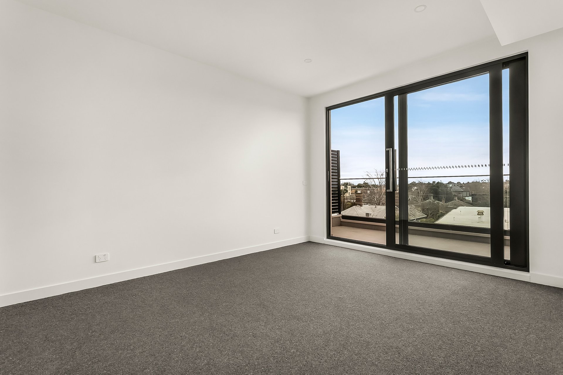 Property Gallery Thumbnail 4
