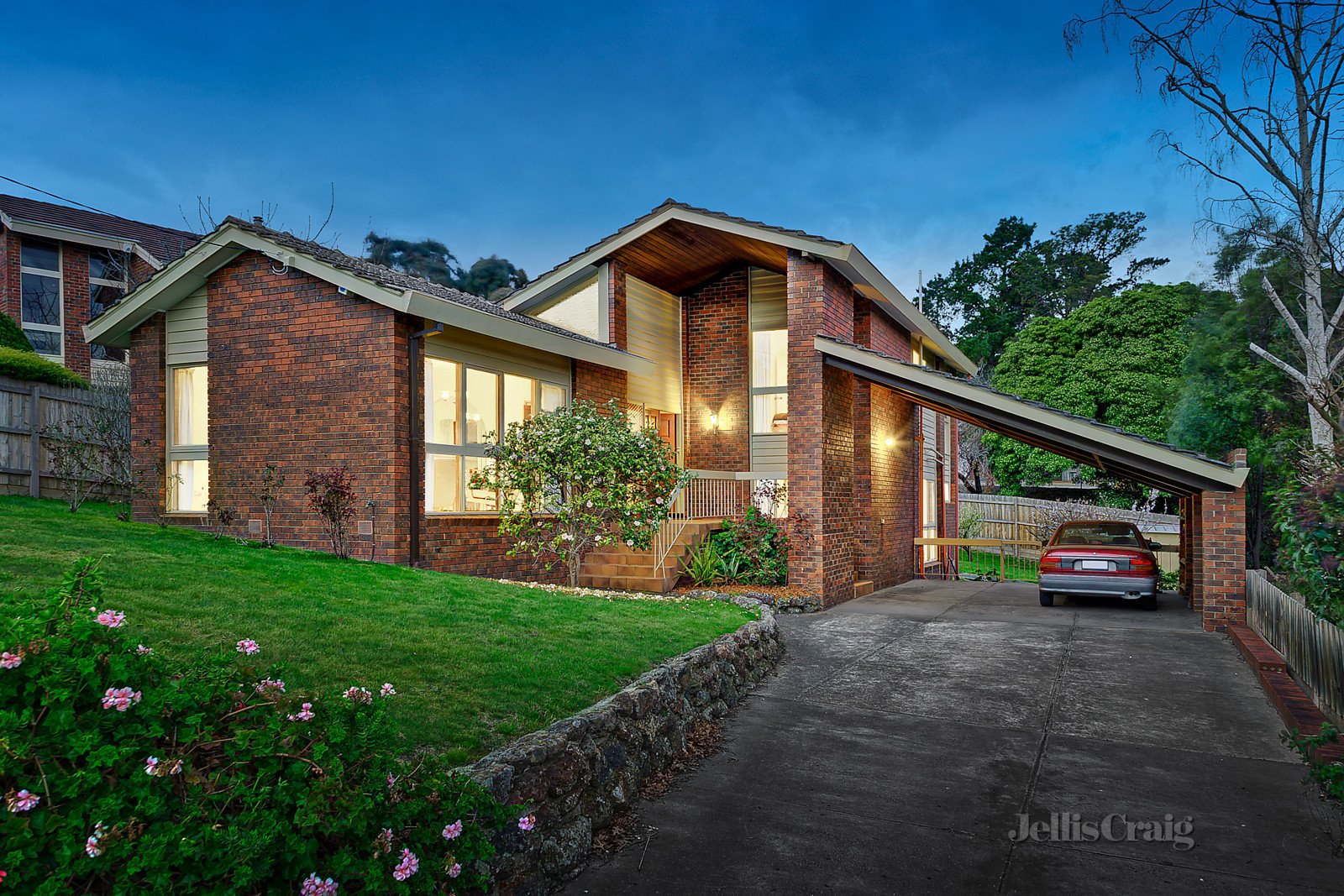 67 Summit Drive, Bulleen image 1