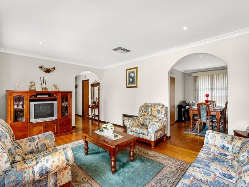 67 Sweyn Street, Balwyn North image 2