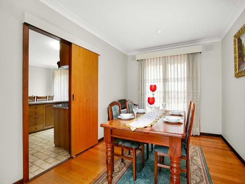 67 Sweyn Street, Balwyn North image 4