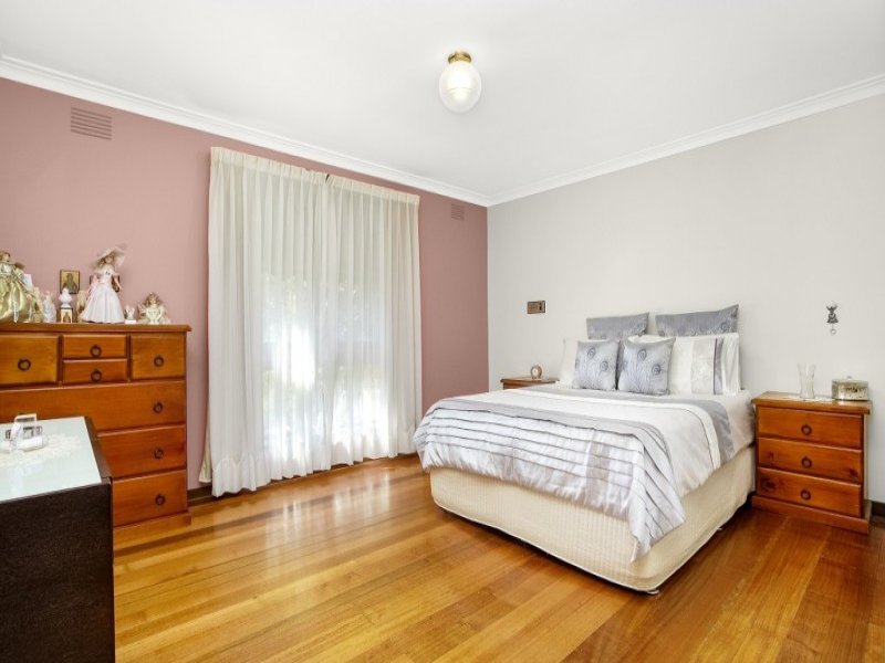 67 Sweyn Street, Balwyn North image 8