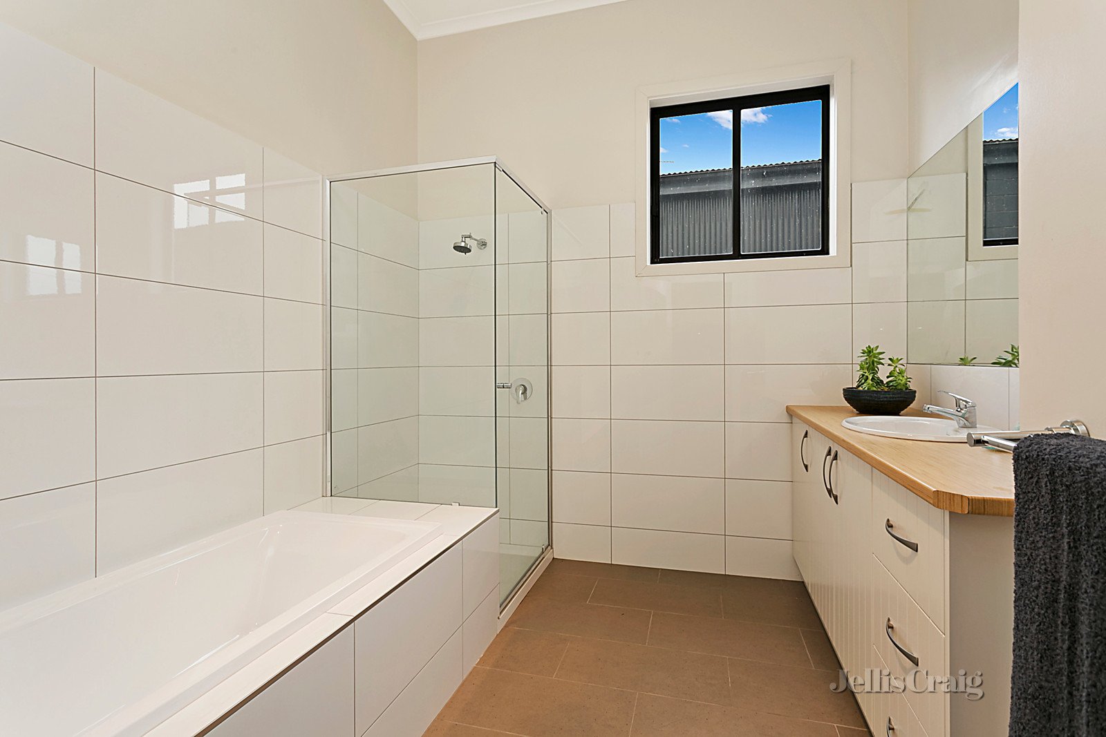 67 Urquhart Street, Woodend image 4