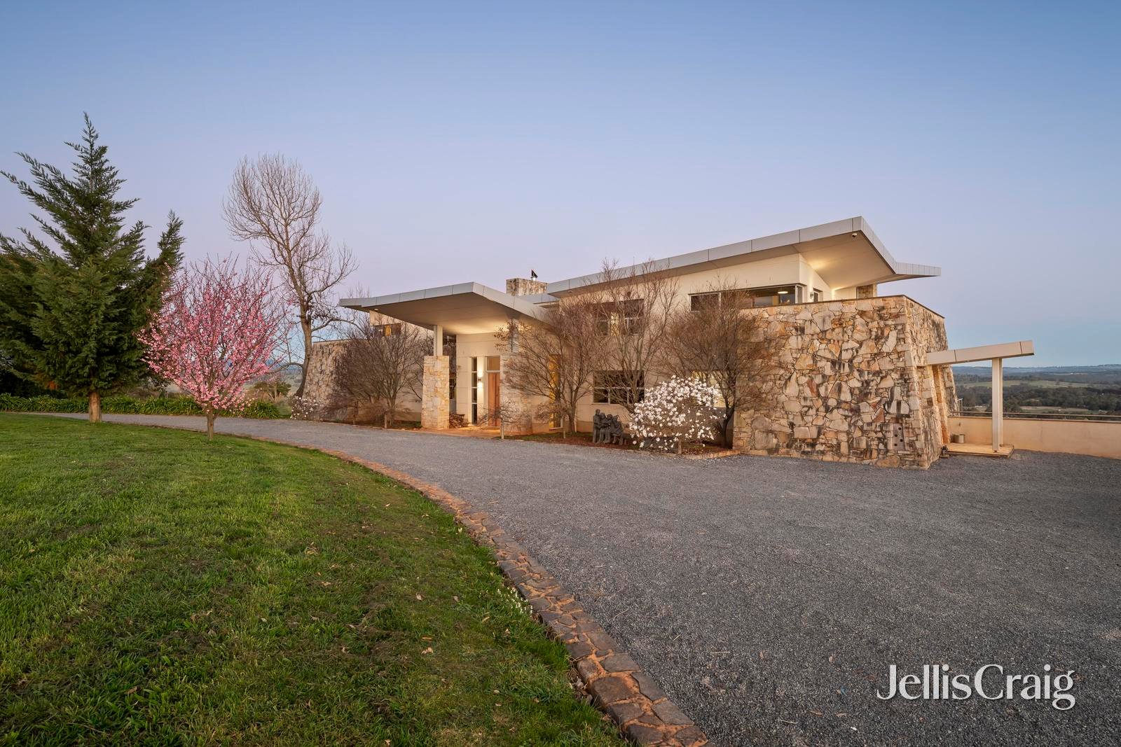 670 Beenak Road, Seville image 35