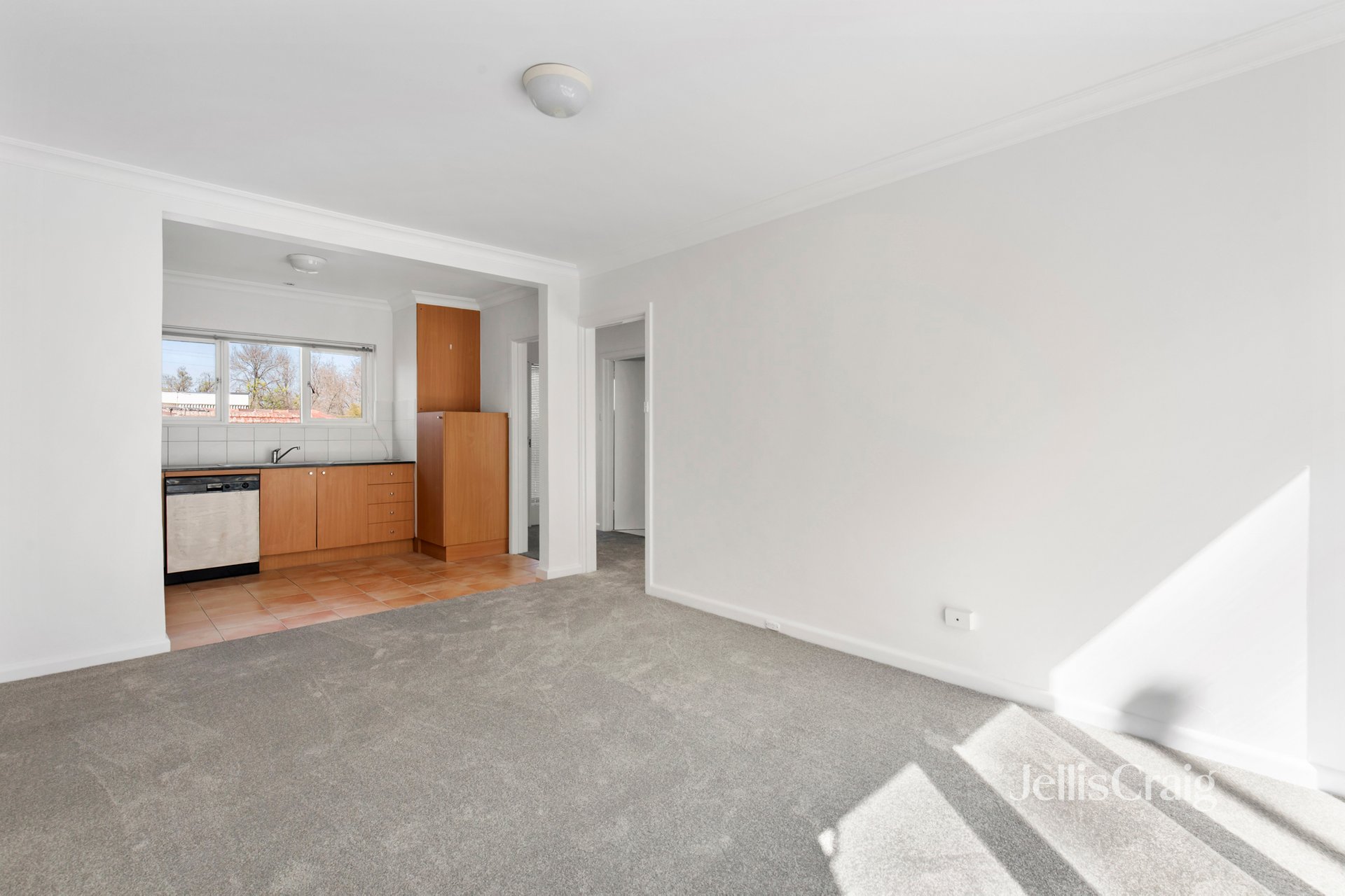 6/76 Mitford Street, Elwood image 2