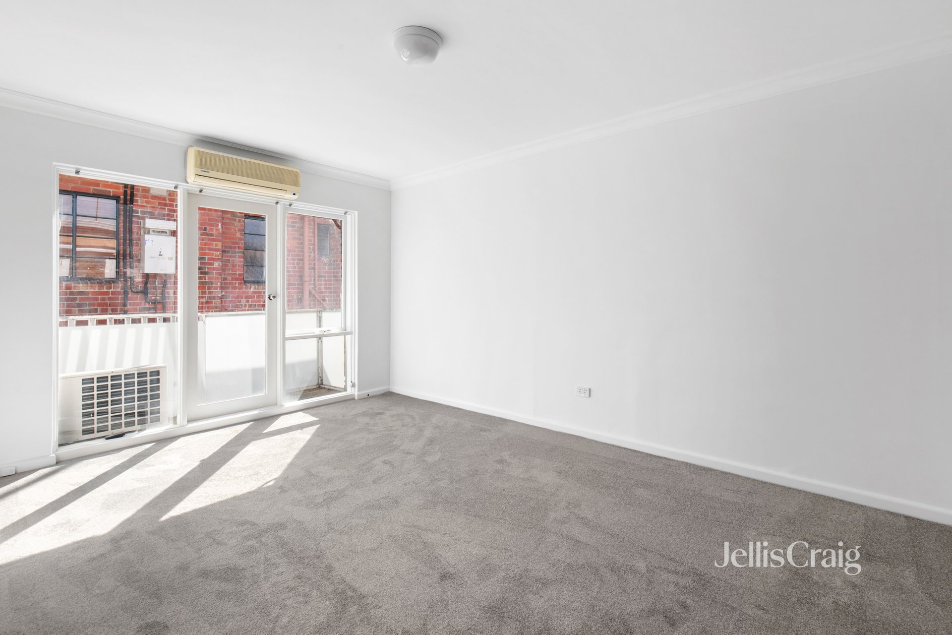 6/76 Mitford Street, Elwood image 4