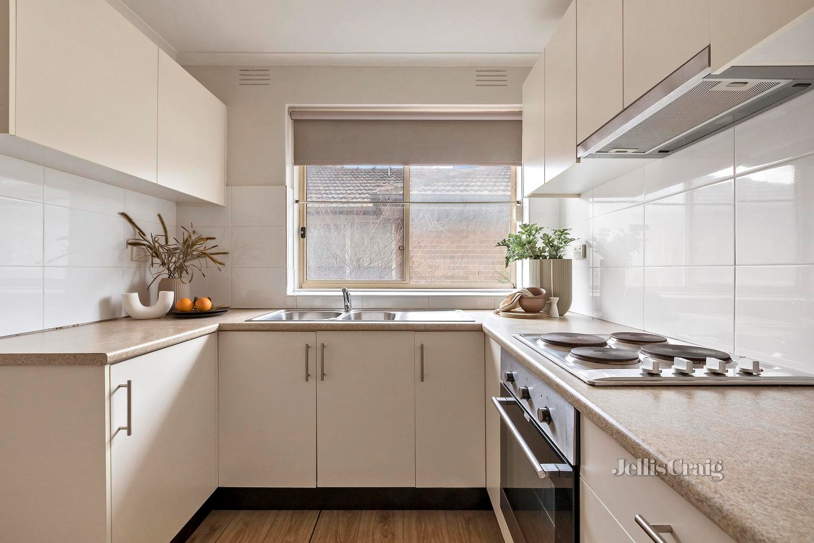 6/77 Walter Street, Ascot Vale image 4