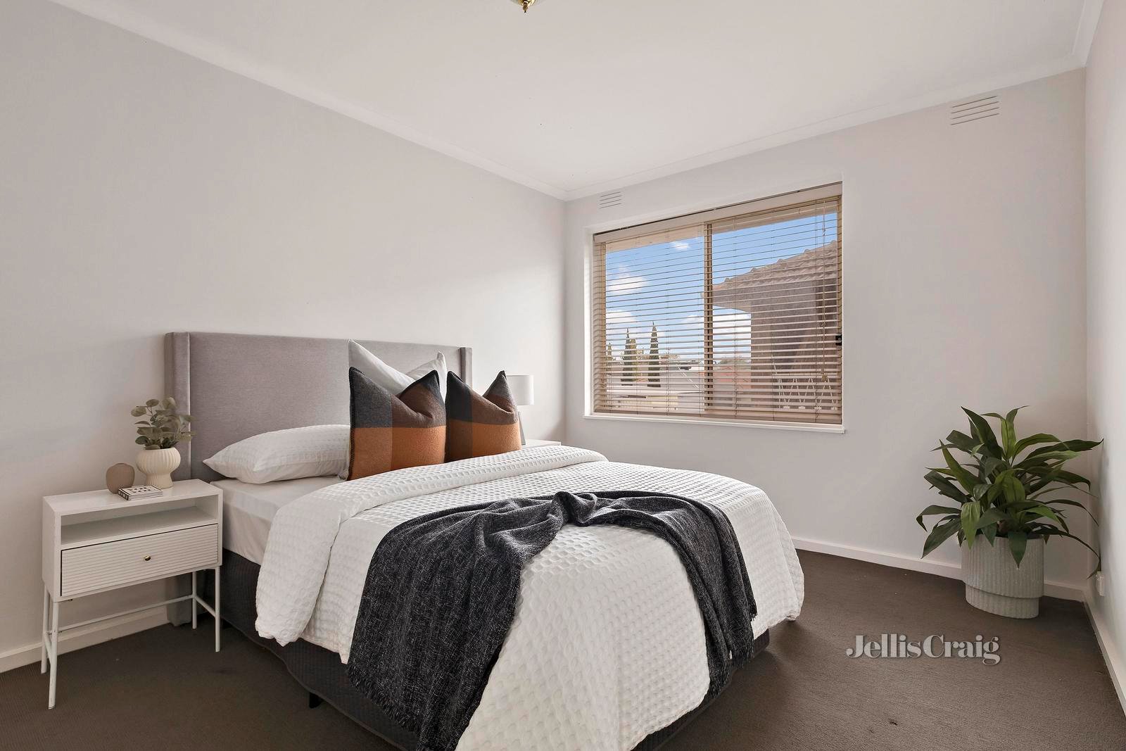 6/77 Walter Street, Ascot Vale image 5