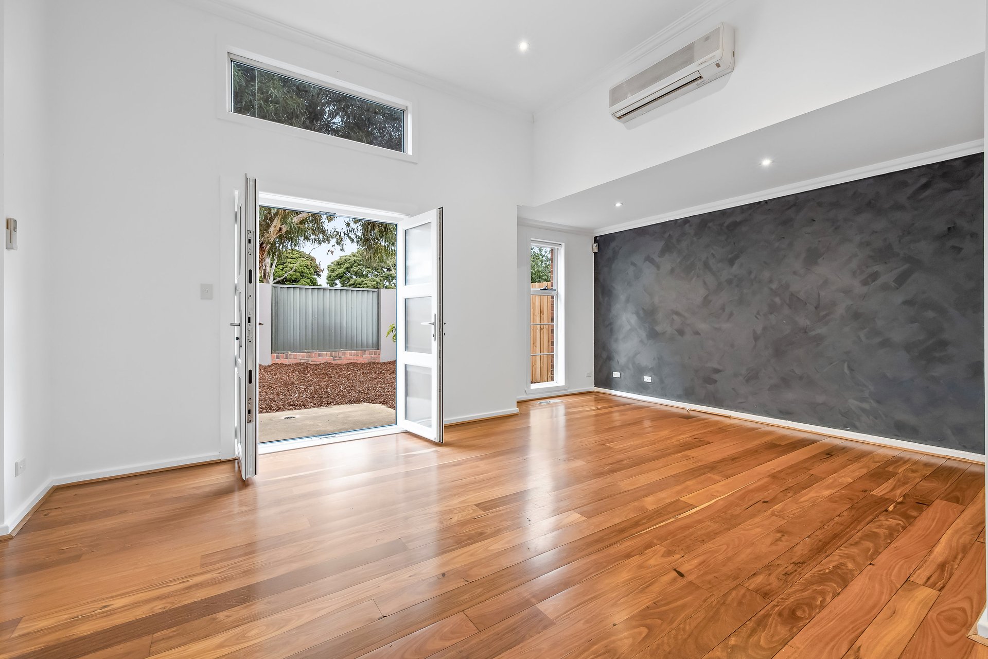 Property Gallery Thumbnail 3