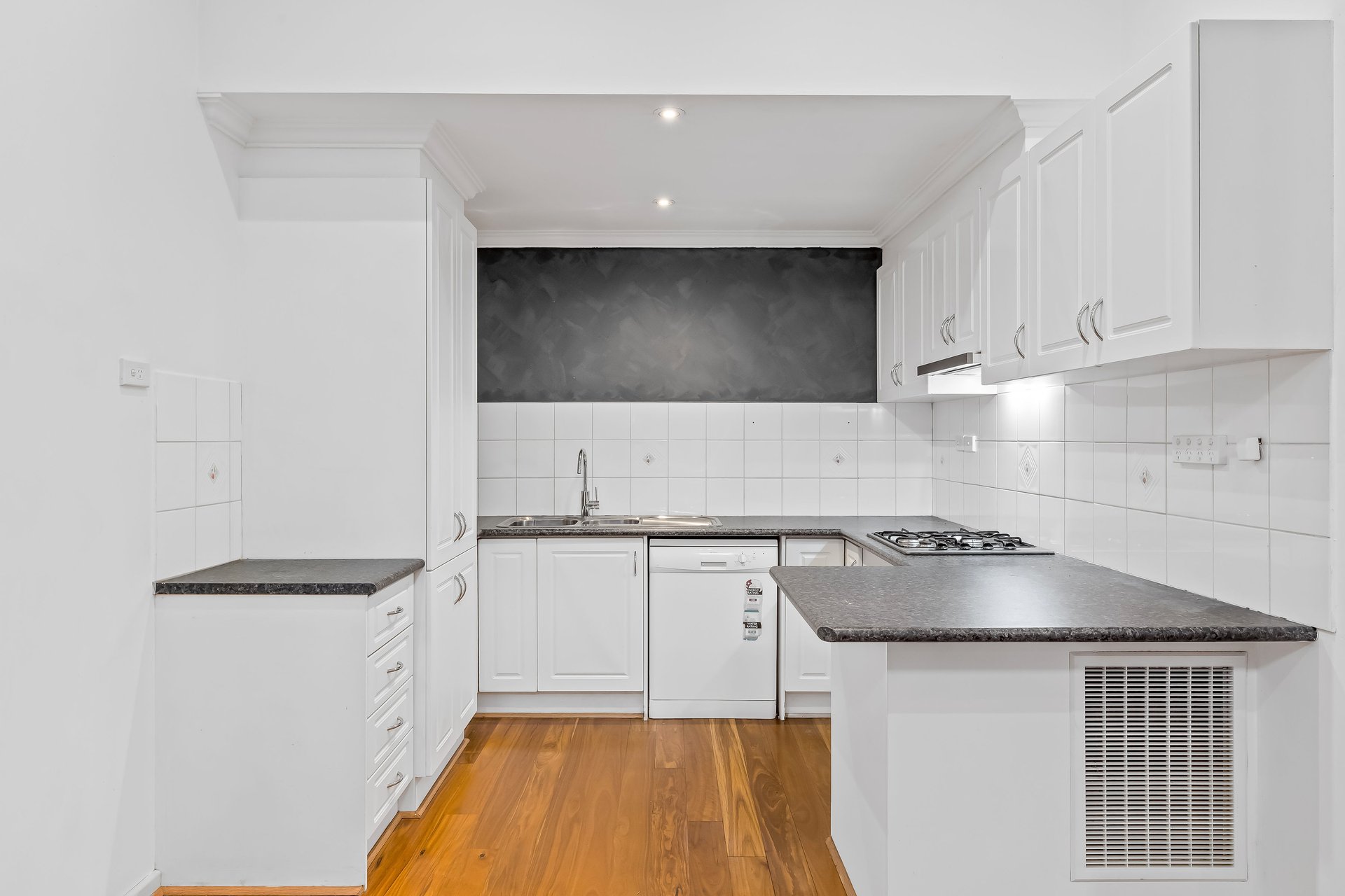 Property Gallery Thumbnail 4