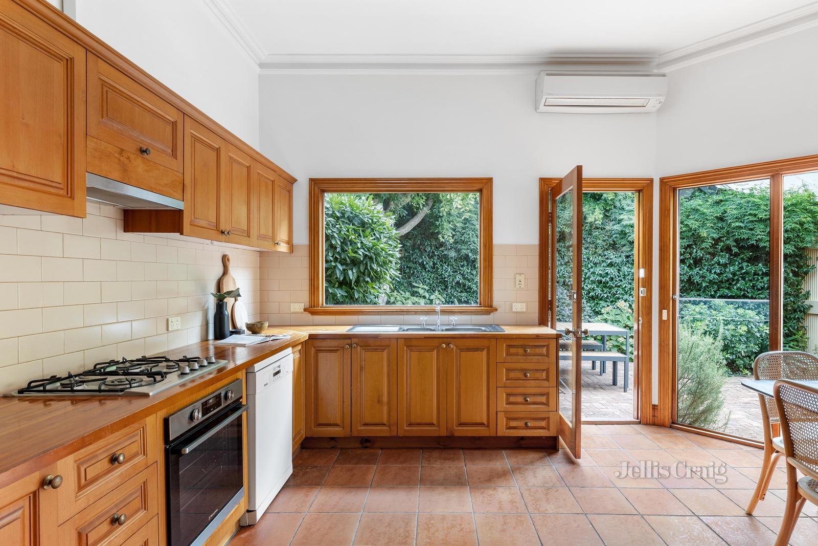 68 Bevan St, Albert Park image 9