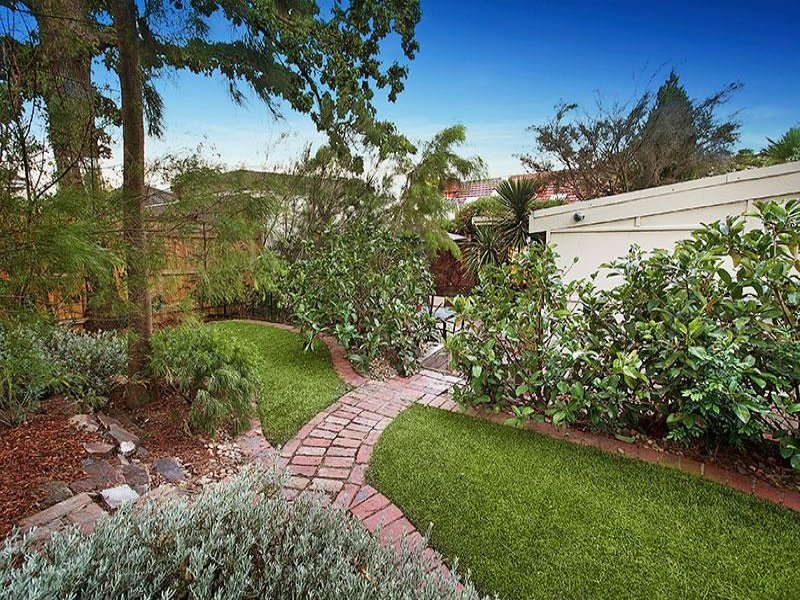 68 Essex Road, Surrey Hills image 10