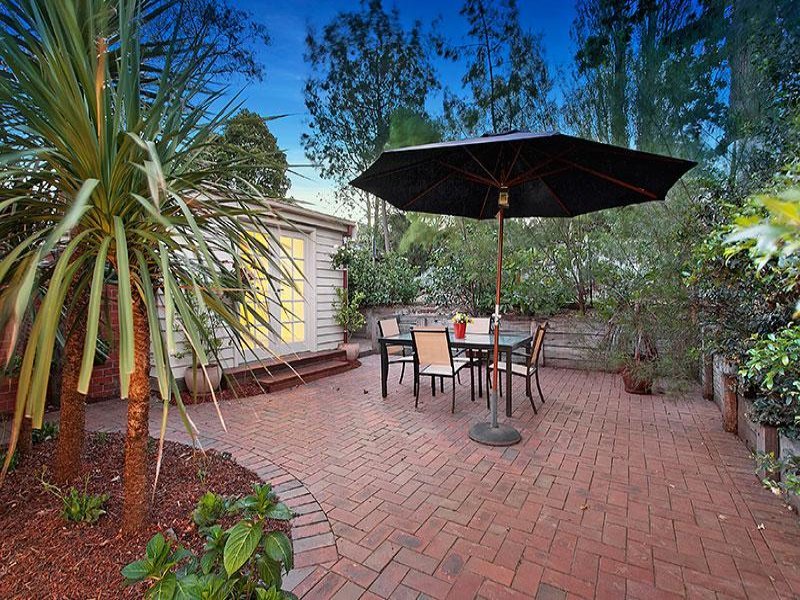 68 Essex Road, Surrey Hills image 11