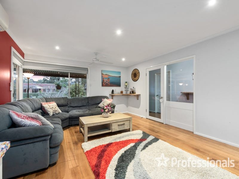 68 Greenslopes Drive, Mooroolbark image 6