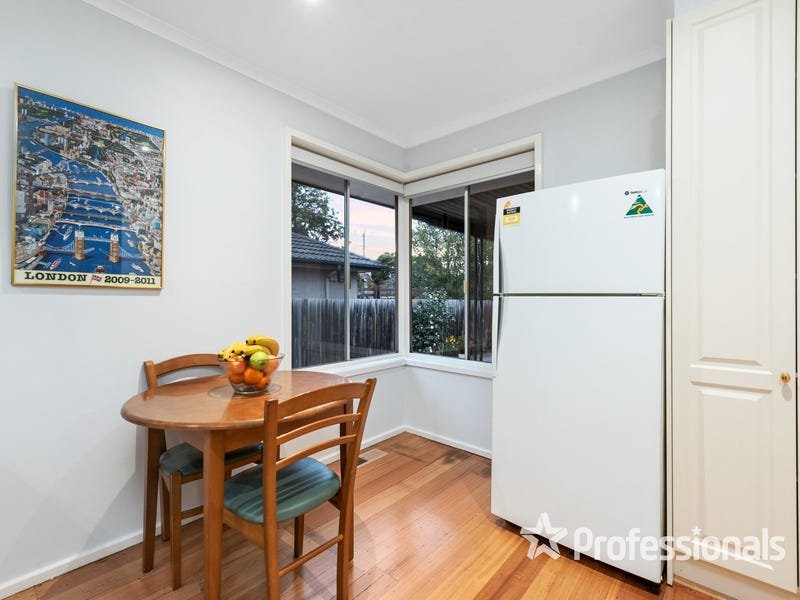 68 Greenslopes Drive, Mooroolbark image 9