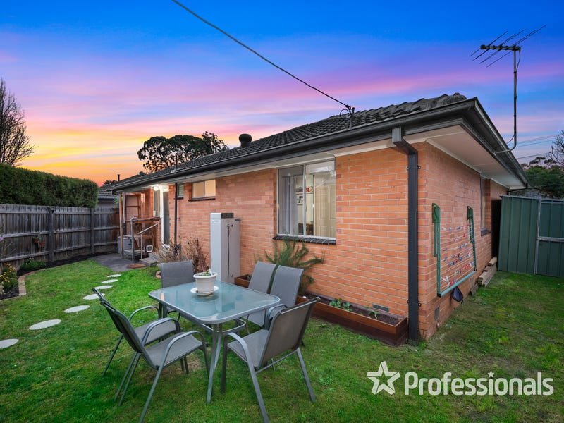 68 Greenslopes Drive, Mooroolbark image 14