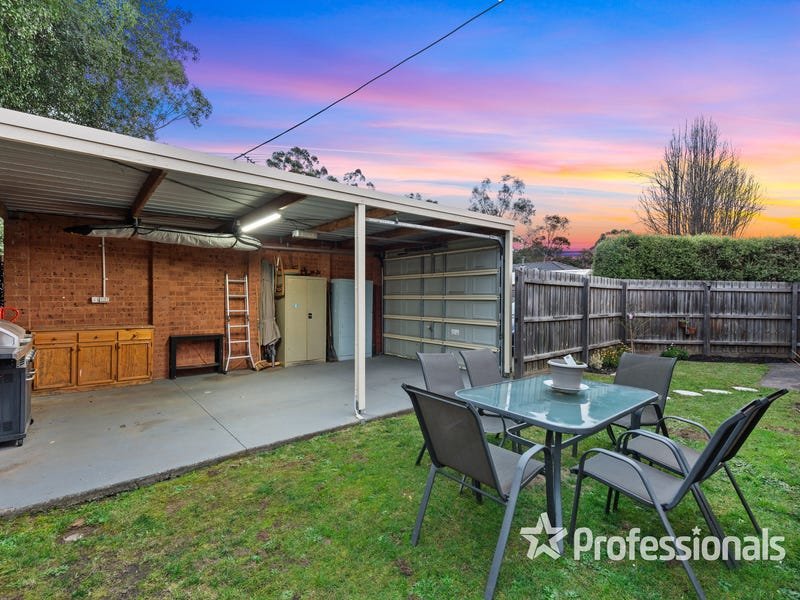 68 Greenslopes Drive, Mooroolbark image 15