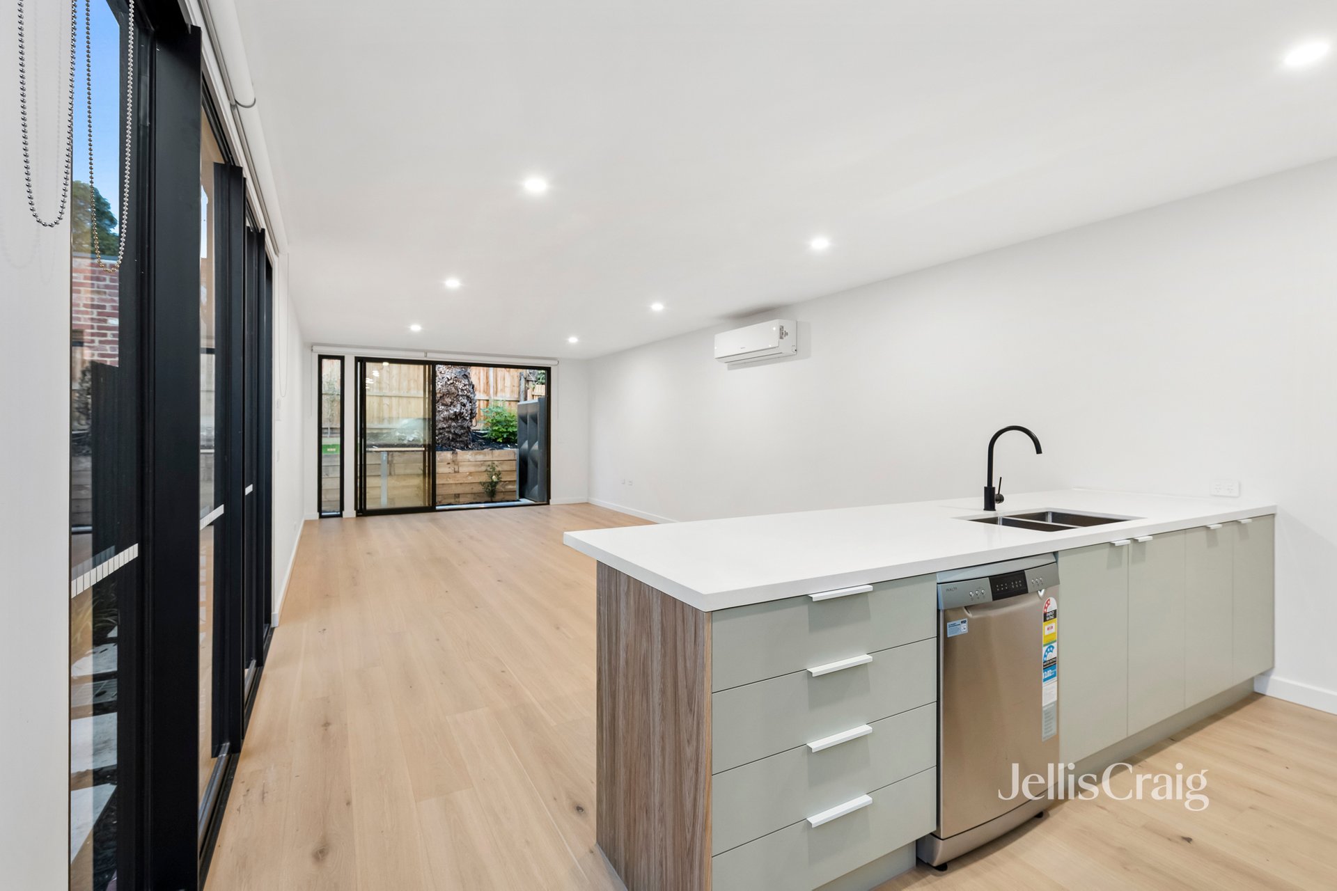 68 Henry Street, Windsor image 2