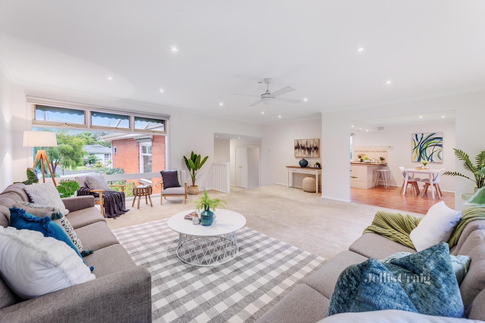 68 Ian Grove, Mount Waverley image 4