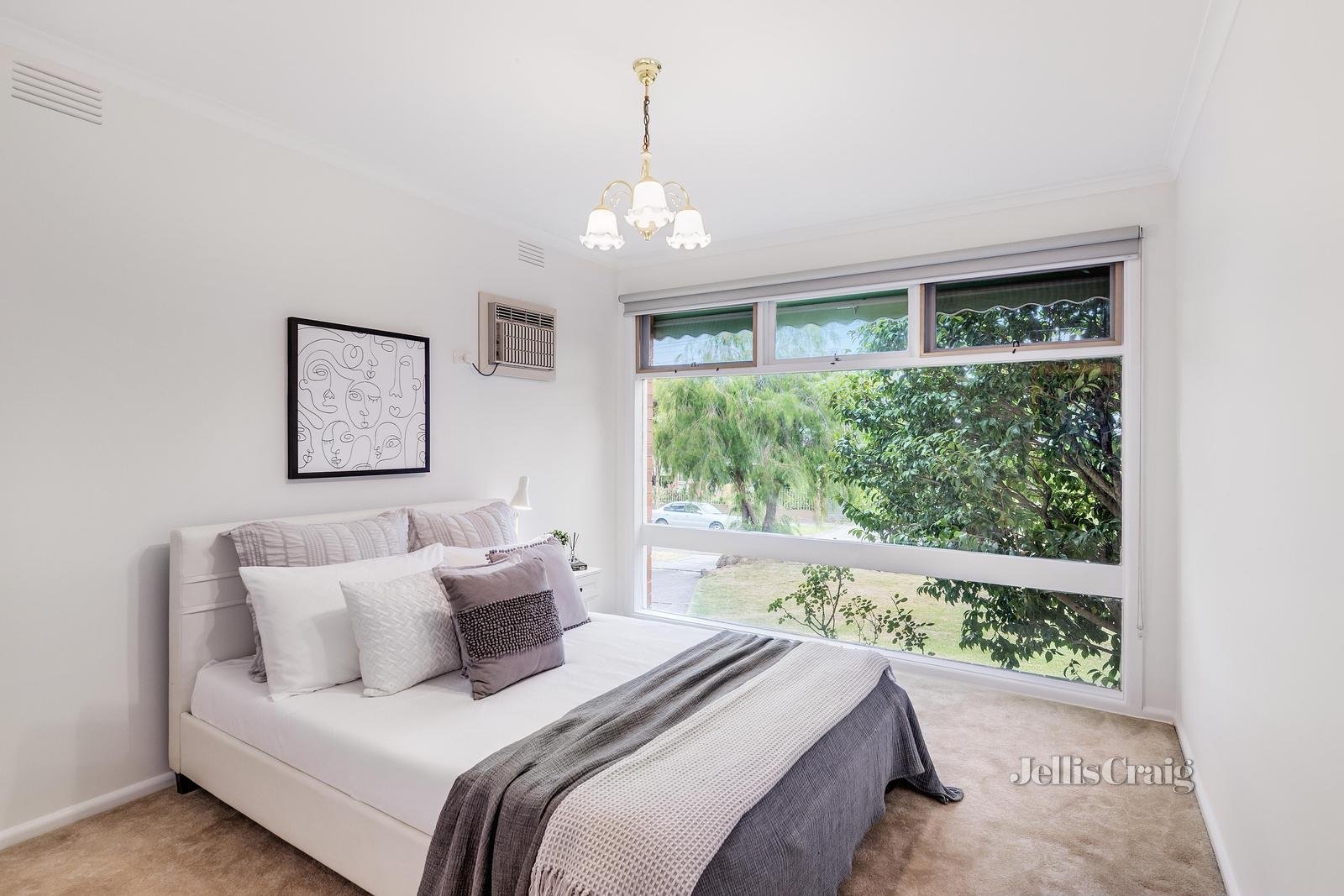 68 Ian Grove, Mount Waverley image 7