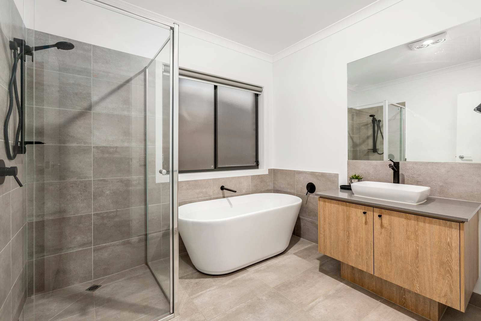 Property Gallery Thumbnail 8