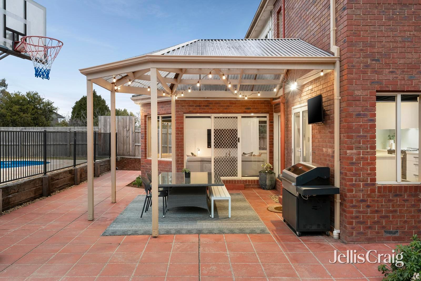 68 Little John Road, Warranwood image 17