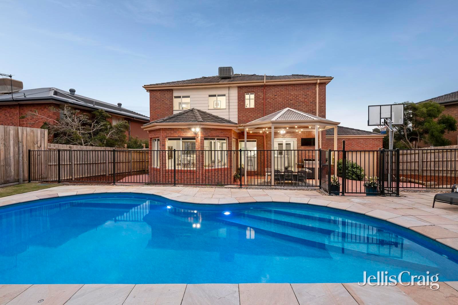 68 Little John Road, Warranwood image 18