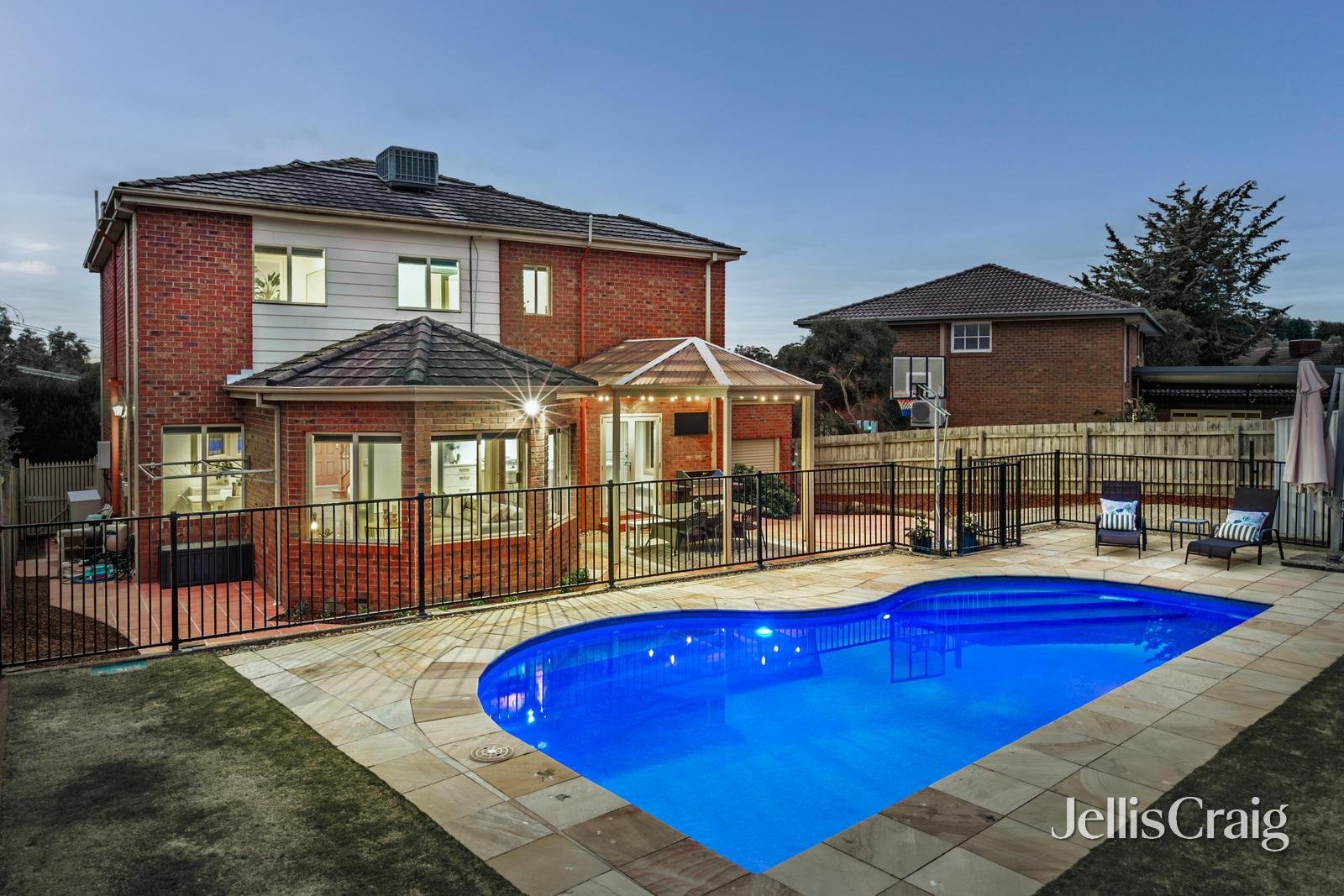 68 Little John Road, Warranwood image 19