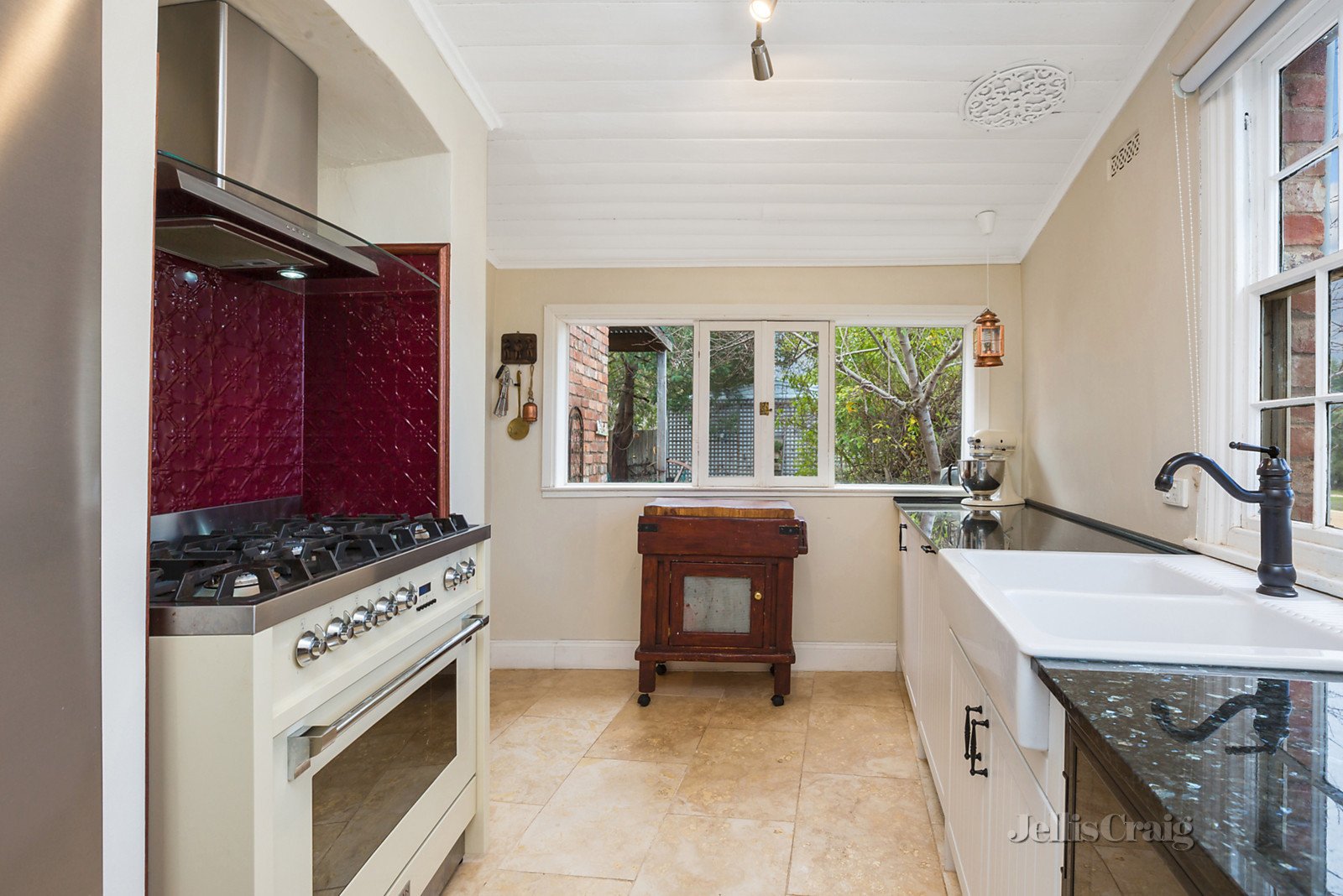 68 Main Road, Chewton image 3