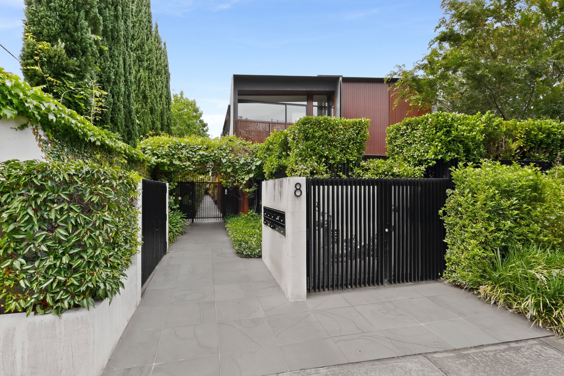6/8 Manningtree Road, Hawthorn image 1